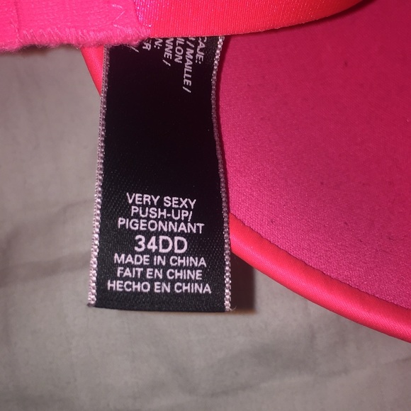 Victoria’s Secret Very Sexy Push up - Picture 3 of 3